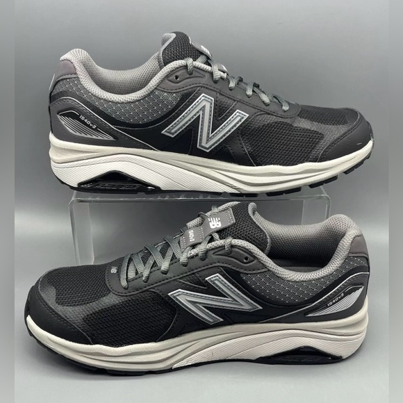 New Balance 1540 V3 Black Athletic Running Shoes Sneakers. NWOT - Picture 3 of 7